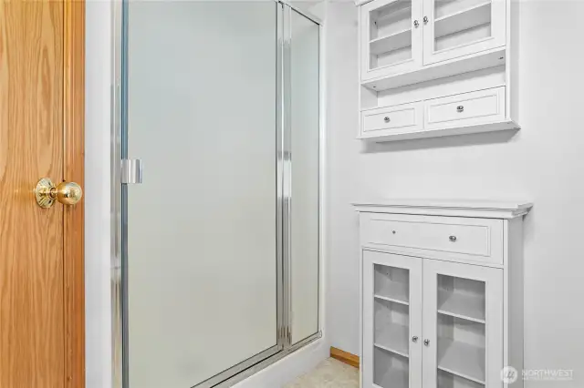 Primary bedroom ensuite