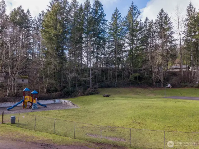 There’s even a fully fenced park with a playground for climbing and sliding, plus a sports court for a quick game or two!
