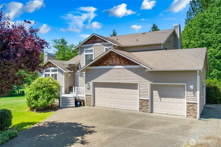 A spacious 3,010 SF home ready to be called home by its new owners! Extra deep 3 car attached garage