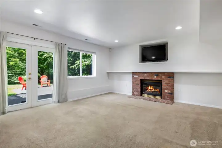 Downstairs Bonus Room w/ Gas Fireplace