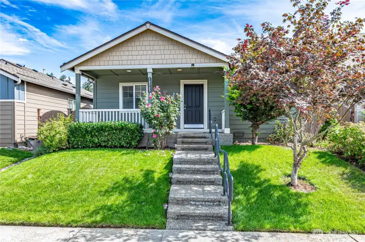 Front view of the charming bungalow