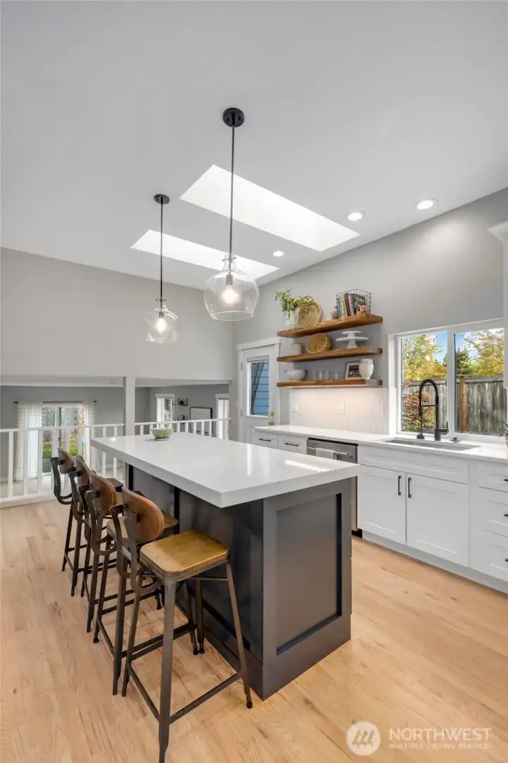 Kitchen w/ Eating Space