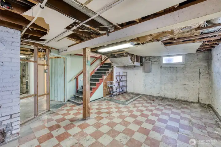 Downstairs has huge potential to add finished living space to the home.  A total of 938 sq ft in the basement.