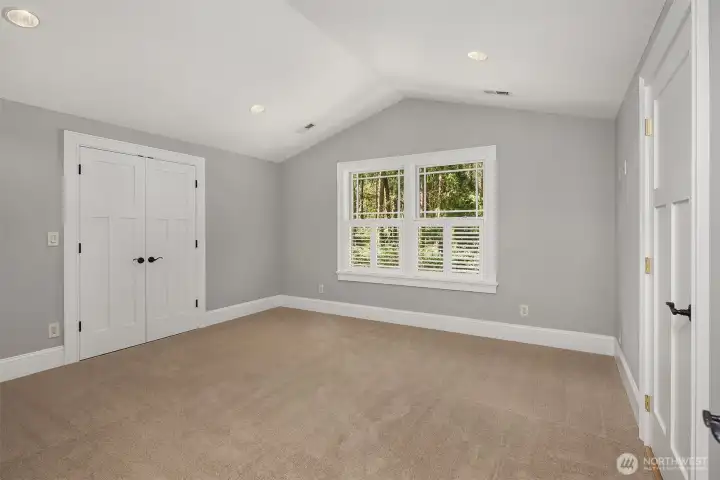 5th bedroom off bonus room.