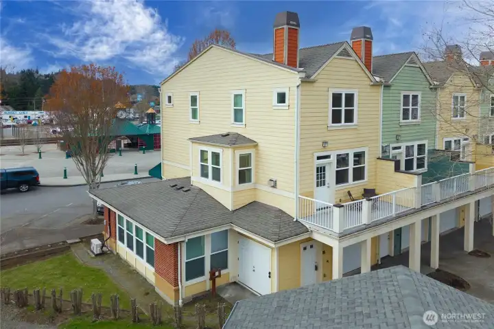 Opportunity here! Commercial downstairs condo up!