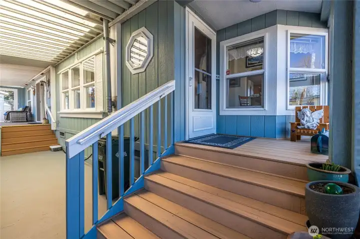 Great covered entry!  For deliveries or getting out of the elements.