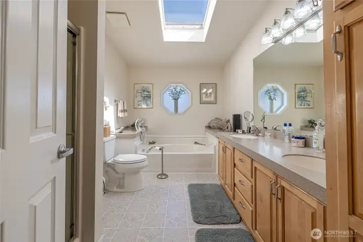 5 piece Primary Bath