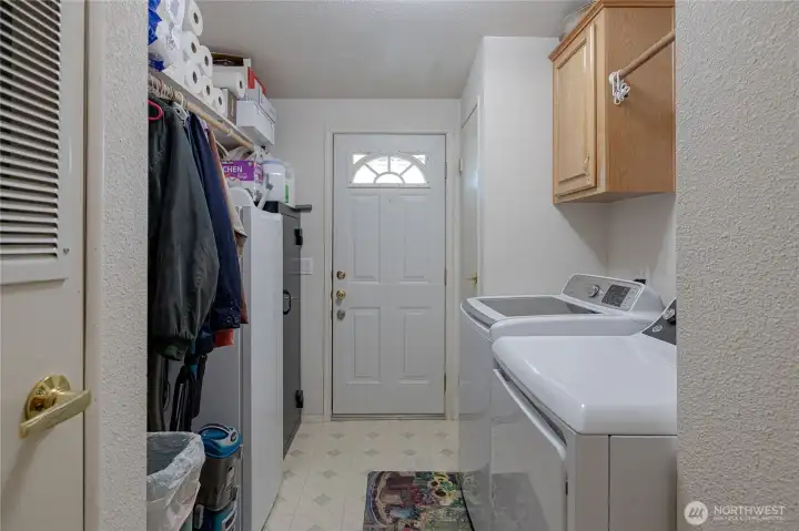 Spacious Laundry room!