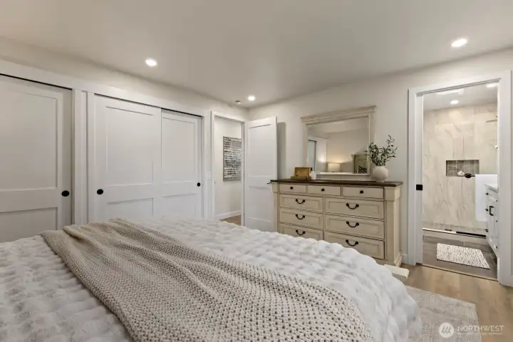 Primary bedroom-Upstairs