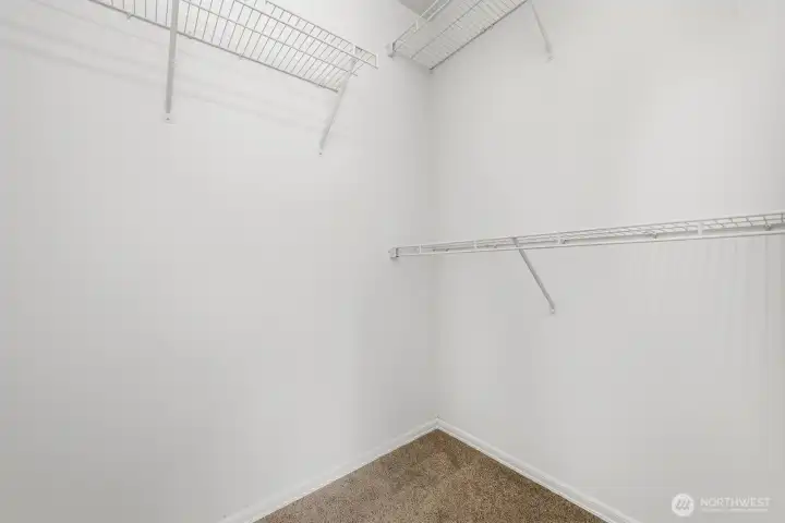 3rd bedroom has a walk-in closet!