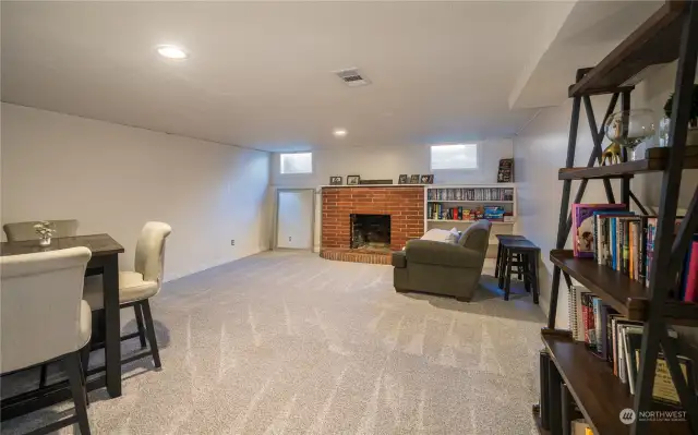 2nd Living Room