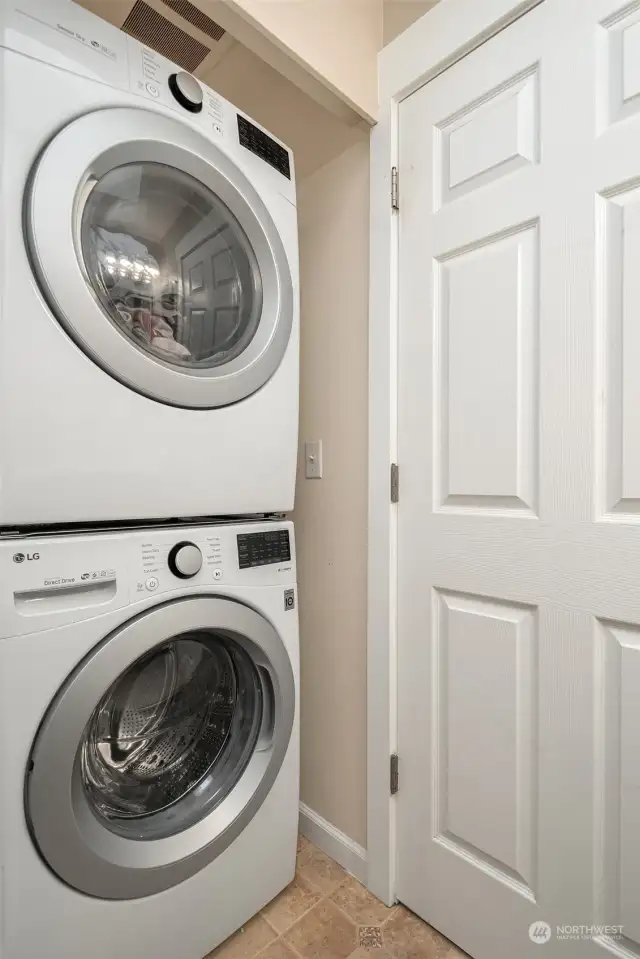 Washer/ dryer are included