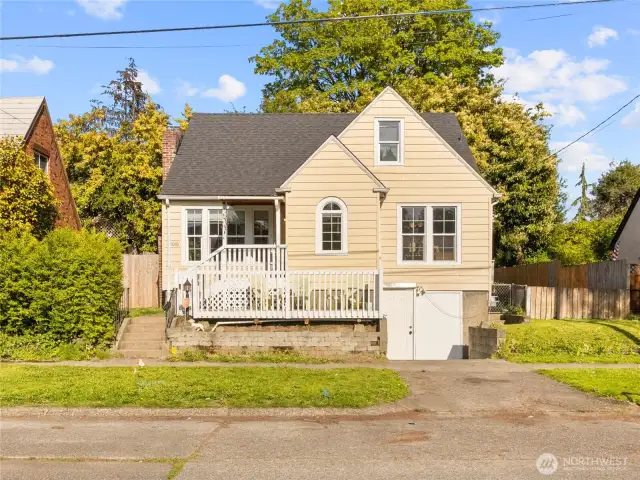 Welcome to 1010 Veneta Ave!