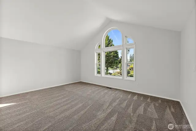 Living Room 17' x 13'