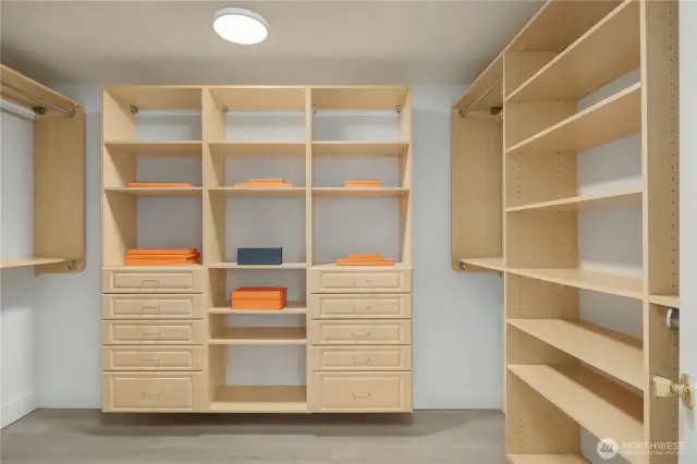 Walking closet