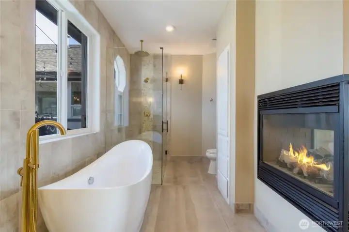 Primary En-suite with separate soaking tub &  Shower