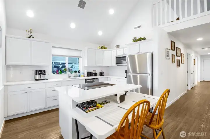 Beautiful kitchen with eating space.