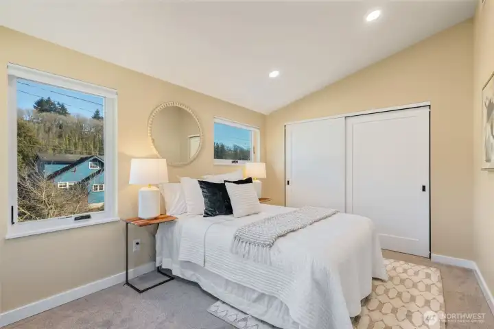 Second upstairs bedroom