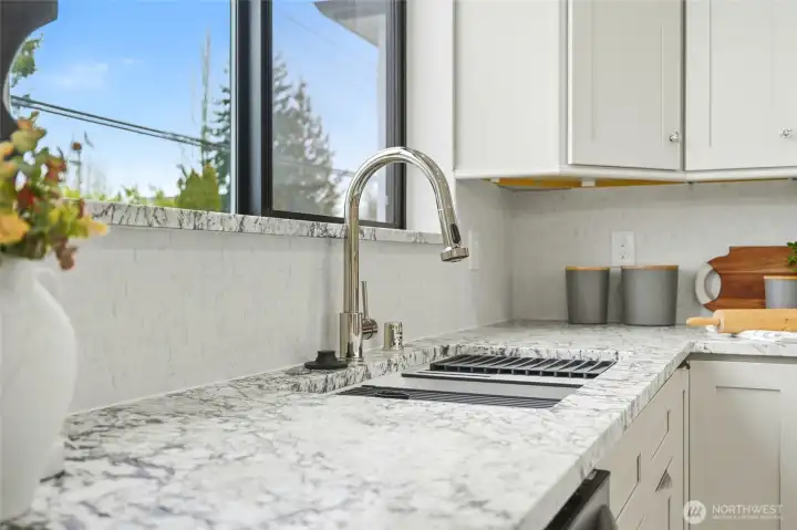 Modern kitchen finishes