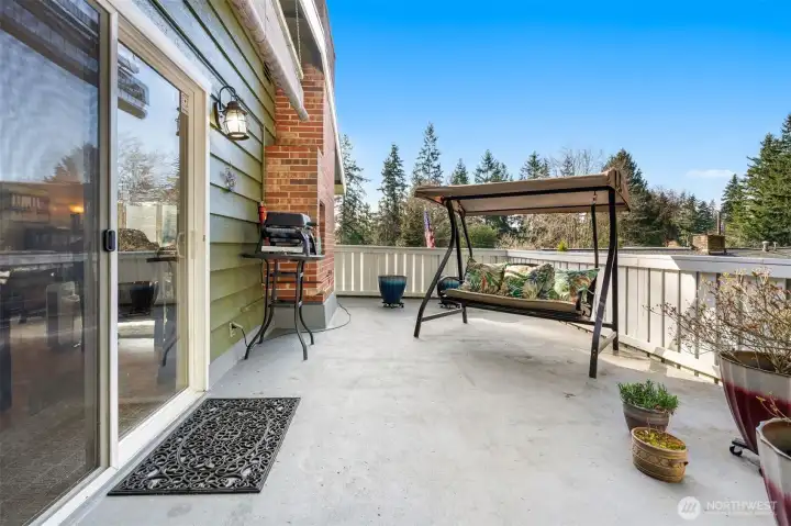 Sun deck from the slider on main level dining room