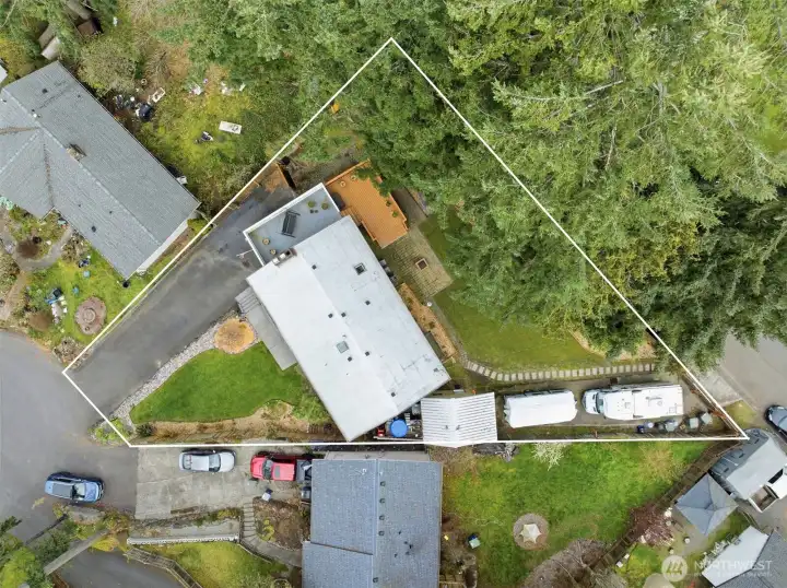 Front of property is on 182nd Place and back of property is on 182nd Street.
