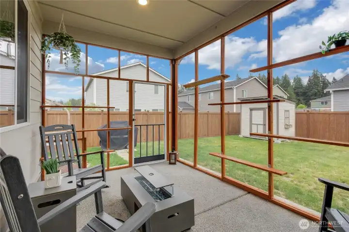 Rare screened in porch