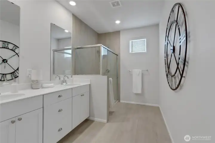 so much space! Feels very spa like