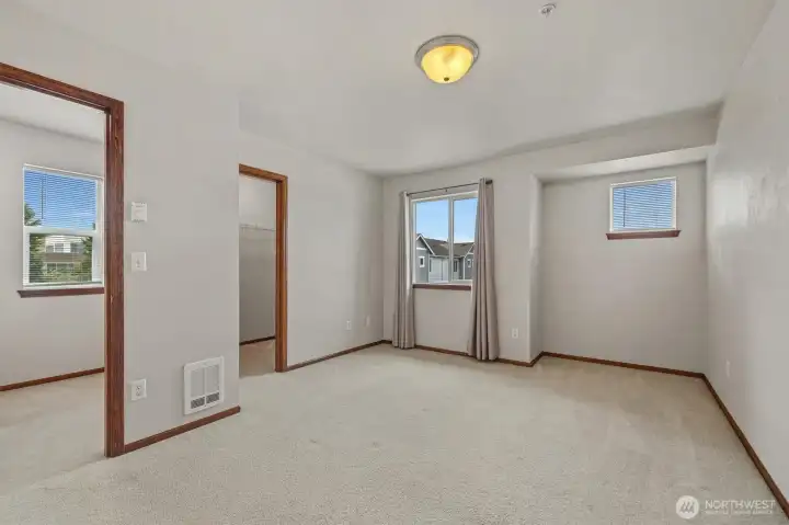 3rd floor (2nd primary suite) 3rd floor (2nd primary suite)
