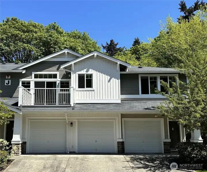 Fabulous condo at The Heights at Ridgeview!