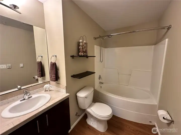 Full surround & oval tub for that extra space we all like to have.