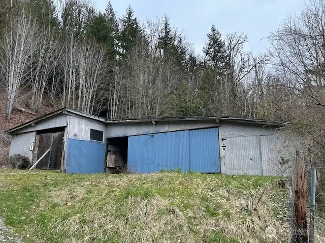2500 sq ft shop