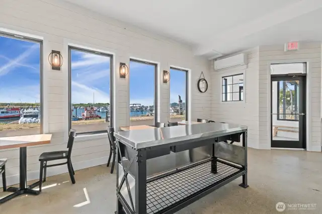 Lots of room, lots of light!