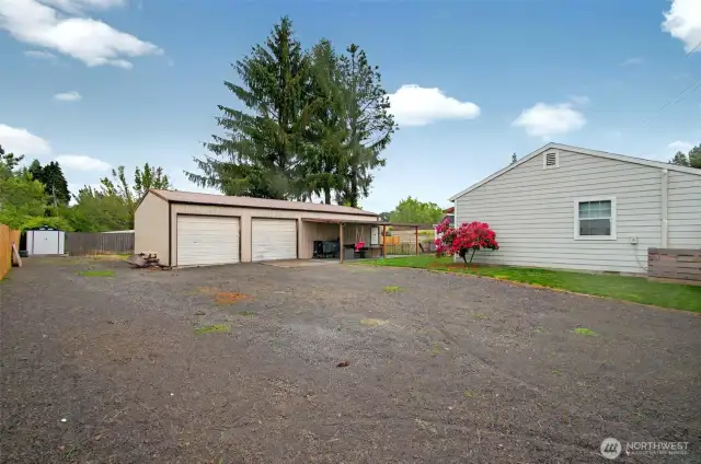 1152 sq ft shop with separate entrance