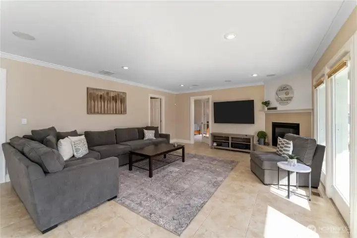 Spacious living with propane fireplace