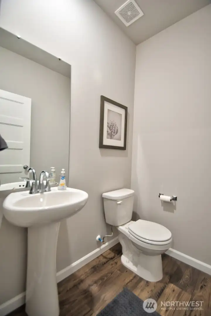 1/2 BATH MAIN FLOOR