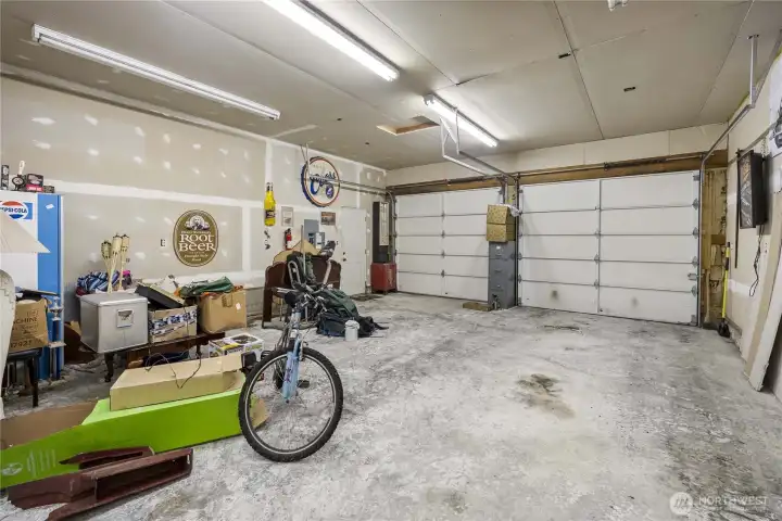 Detached 5 + car garage with electric panel 792 sq ft