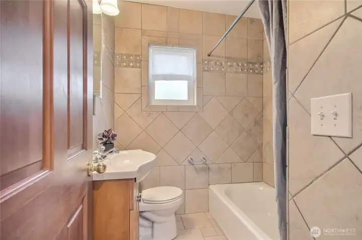 Upper Level Guest Bathoom