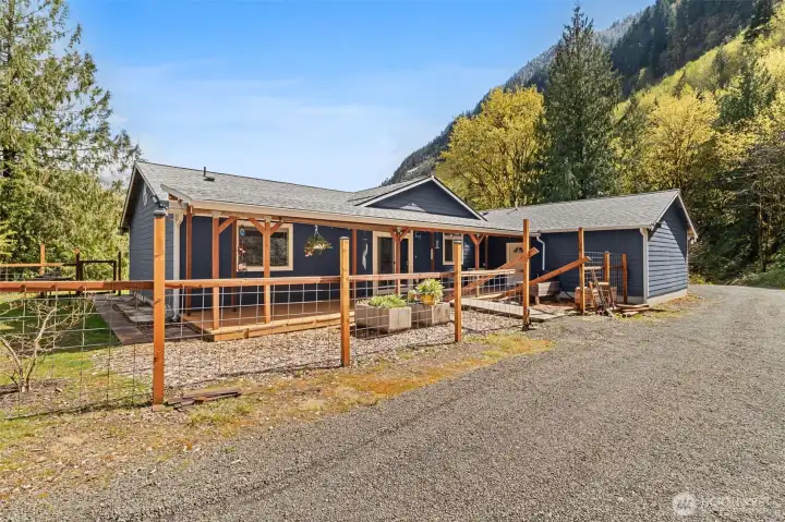 Back of home parking & drive thru.