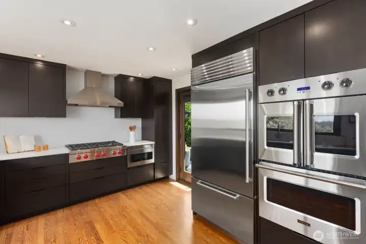 2022 new appliances and cabinets