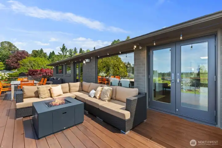 Large deck with room for multiple living areas