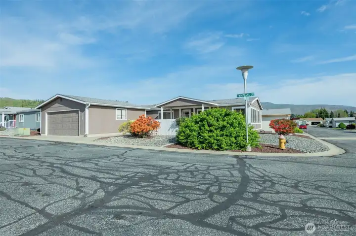 Corner Lot Corner Lot