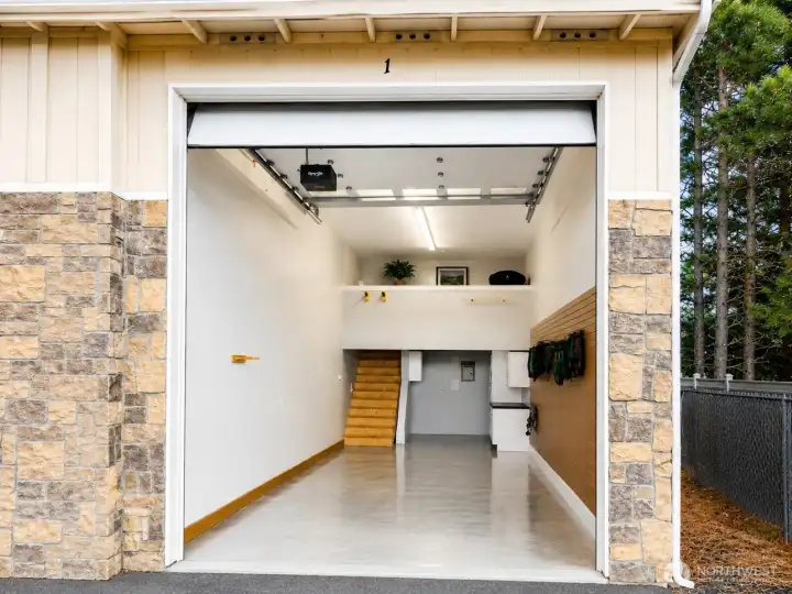 Souring ceilings and loft storage or flex space, internet available.,