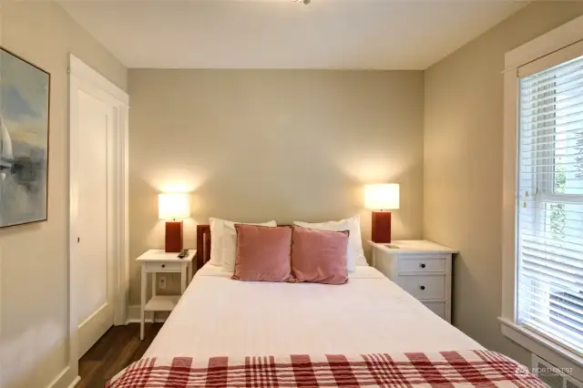 Queen bedroom on the garden level.