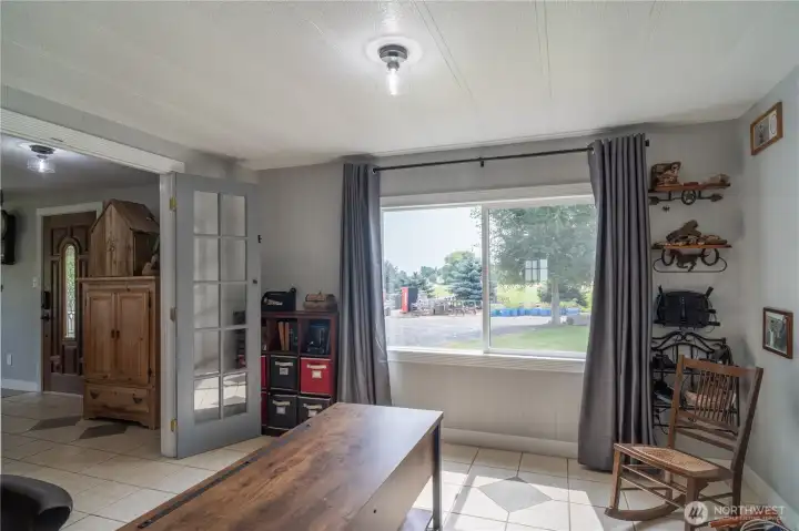 Office/Den Office/Den