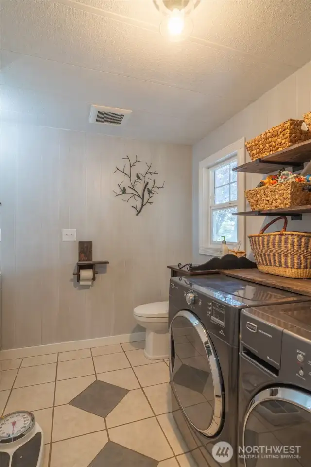 1/2 bath and laundry room