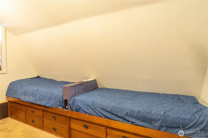 Loft bedroom -2 Loft bedroom -2