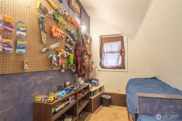 loft bedroom- 2