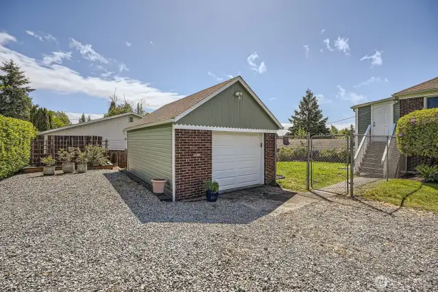 Detached 1-Car Brick Garage