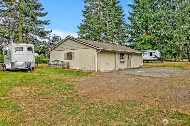 Plenty of parking for RV's, horsetrailers, and toys.