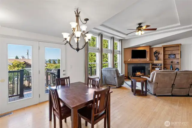 Dining area goes out onto the lovely deck